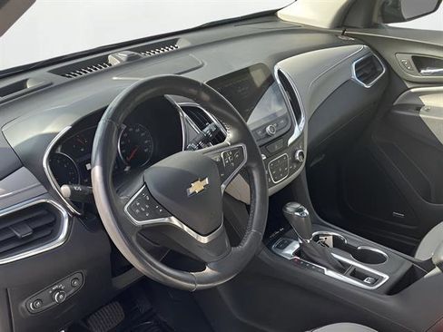 Used 2019 Chevrolet Equinox Premier image 12
