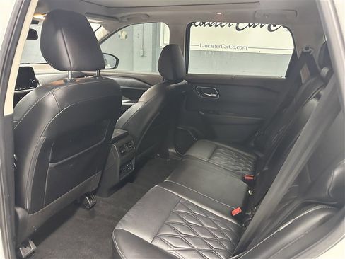 Used 2021 Nissan Rogue Platinum AWD/4WD image 3