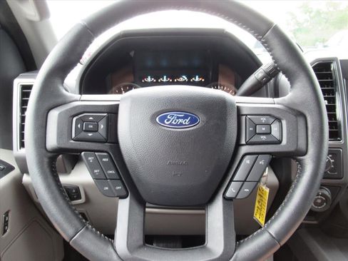 Used 2020 Ford F150 XLT w/ Equipment Group 302A Luxury AWD/4WD image 21