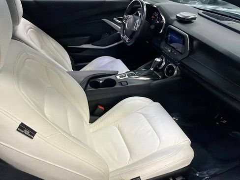 Used 2020 Chevrolet Camaro SS RWD image 9