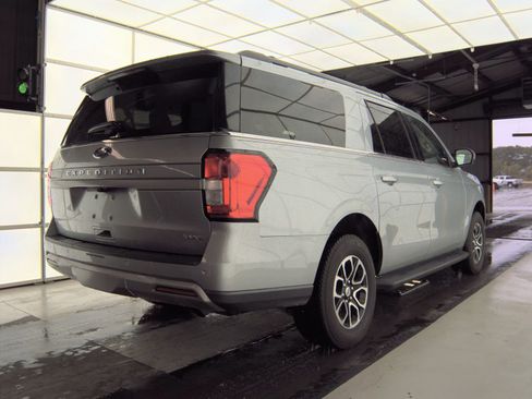 Used 2024 Ford Expedition Max XLT AWD/4WD image 2