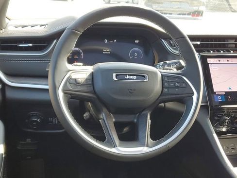 New 2025 Jeep Grand Cherokee Limited image 8