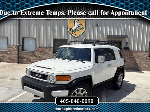 Used 2012 Toyota FJ Cruiser 2WD w/ Upgrade Pkg image 1