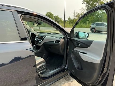 Used 2020 Chevrolet Equinox Premier FWD image 17