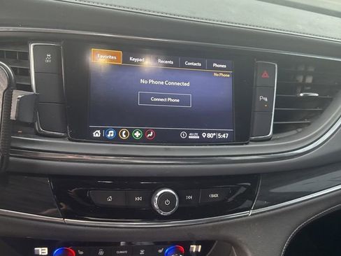 Used 2020 Buick Enclave Essence FWD image 2