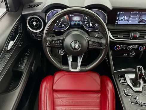 Used 2022 Alfa Romeo Stelvio Sprint image 21