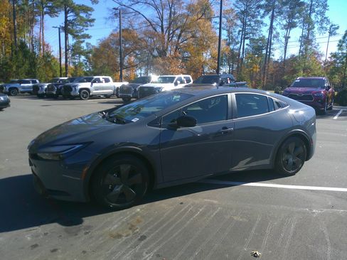 Used 2024 Toyota Prius LE image 8