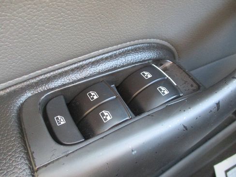 Used 2004 Saab 9-3 Aero FWD image 22