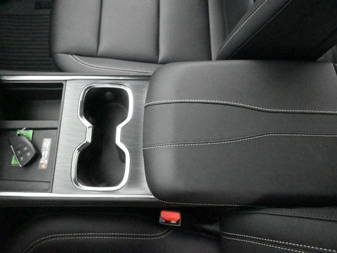New 2026 GMC Acadia Elevation w/ Elevation Premium Package AWD/4WD image 13