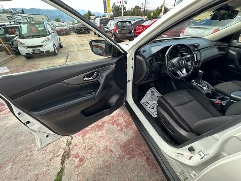 Used 2019 Nissan Rogue SV w/ Premium Package AWD/4WD image 13