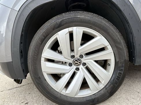 Used 2023 Volkswagen Atlas Cross Sport SE image 9