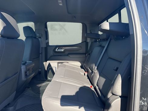 Used 2026 Chevrolet Silverado 1500 LT Trail Boss w/ Convenience Package II AWD/4WD image 12