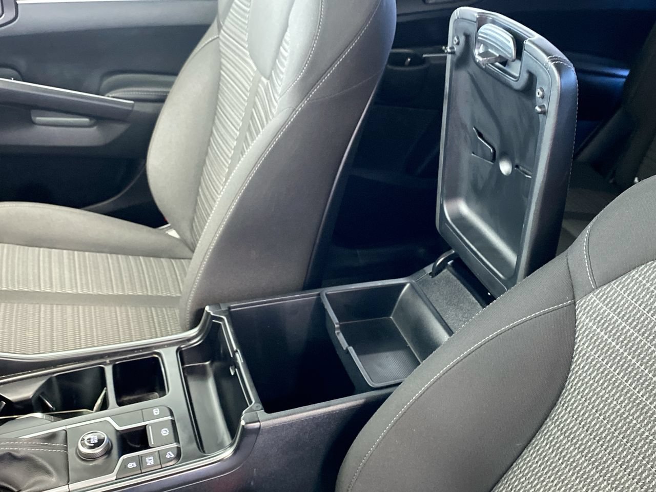 Certified 2026 Kia Sorento LX FWD image 27