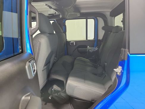 New 2026 Jeep Gladiator Sport AWD/4WD image 9