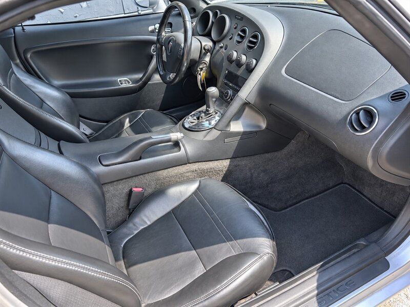 Used 2008 Pontiac Solstice Convertible w/ Premium Package RWD image 6
