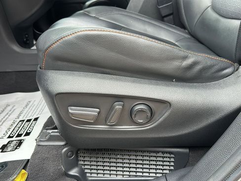 Used 2022 Toyota Sienna XSE w/ XSE Plus Package image 14