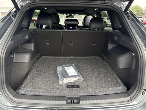 New 2026 Volkswagen Tiguan SE R-Line image 15