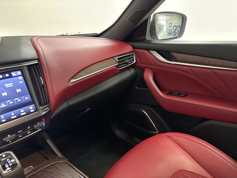 Used 2022 Maserati Levante GT AWD/4WD image 14