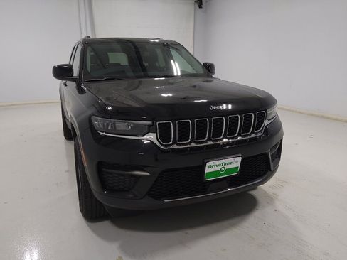 Used 2023 Jeep Grand Cherokee Laredo AWD/4WD image 14