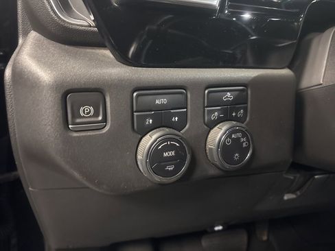 Used 2022 Chevrolet Silverado 1500 LT AWD/4WD image 15