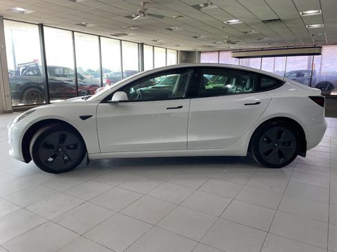 Used 2022 Tesla Model 3 image 4