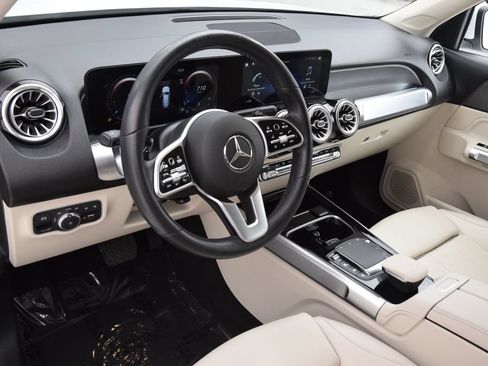 Used 2022 Mercedes-Benz GLB 250 4MATIC image 20