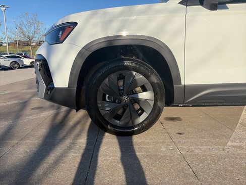 New 2026 Volkswagen Taos S FWD image 32