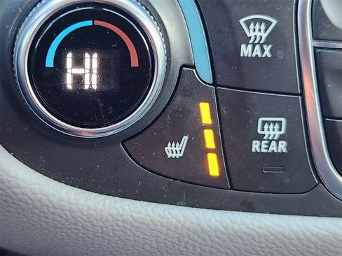 Used 2024 Chevrolet Equinox LT image 22