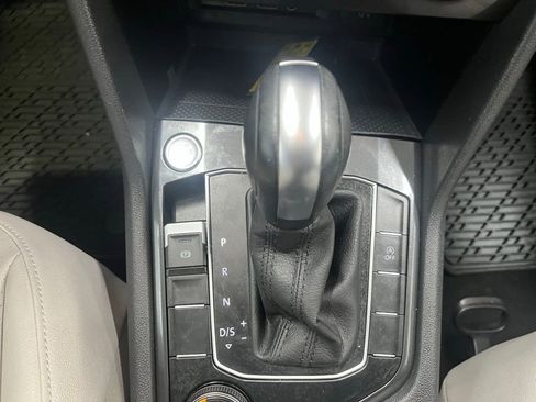 Certified 2020 Volkswagen Tiguan SE image 16