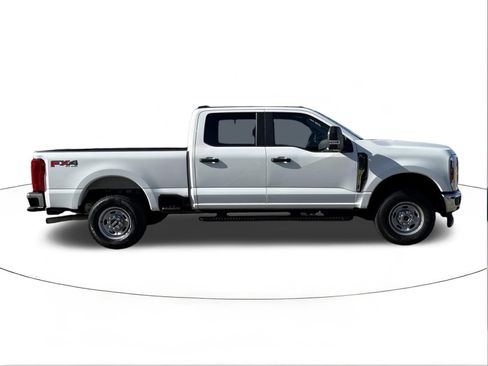 Used 2024 Ford F250 XL w/ XL Driver Assist Package AWD/4WD image 2