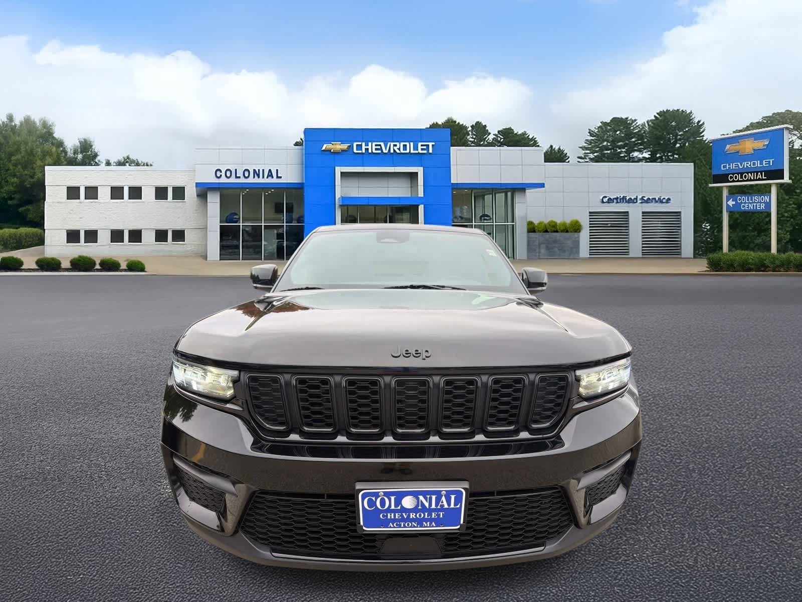 Used 2023 Jeep Grand Cherokee Altitude AWD/4WD image 25