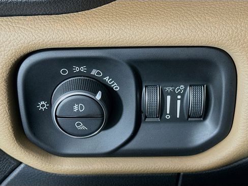 Used 2019 RAM 2500 Big Horn image 17