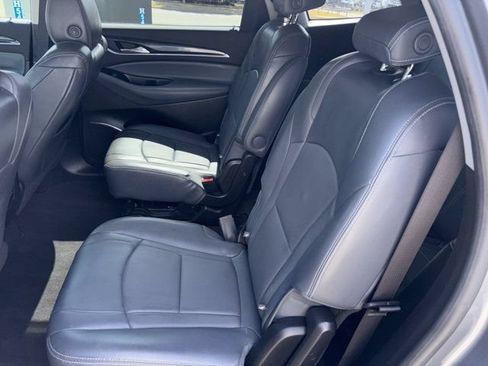 Used 2018 Buick Enclave Essence AWD/4WD image 19