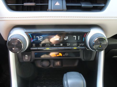 Used 2024 Toyota RAV4 XLE image 37