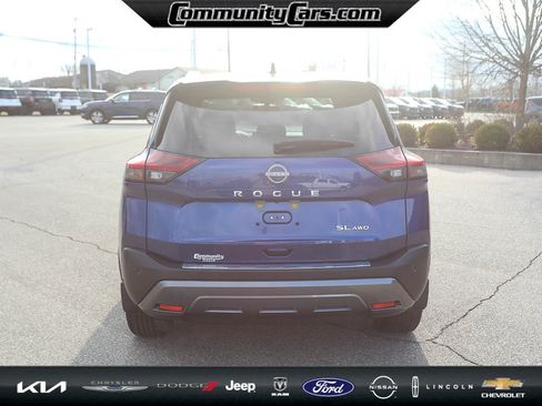 Used 2023 Nissan Rogue SL w/ SL Premium Package image 5