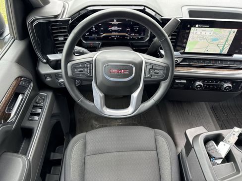 Used 2025 GMC Sierra 1500 Elevation image 29
