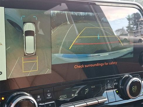 New 2026 Toyota Highlander Platinum image 17