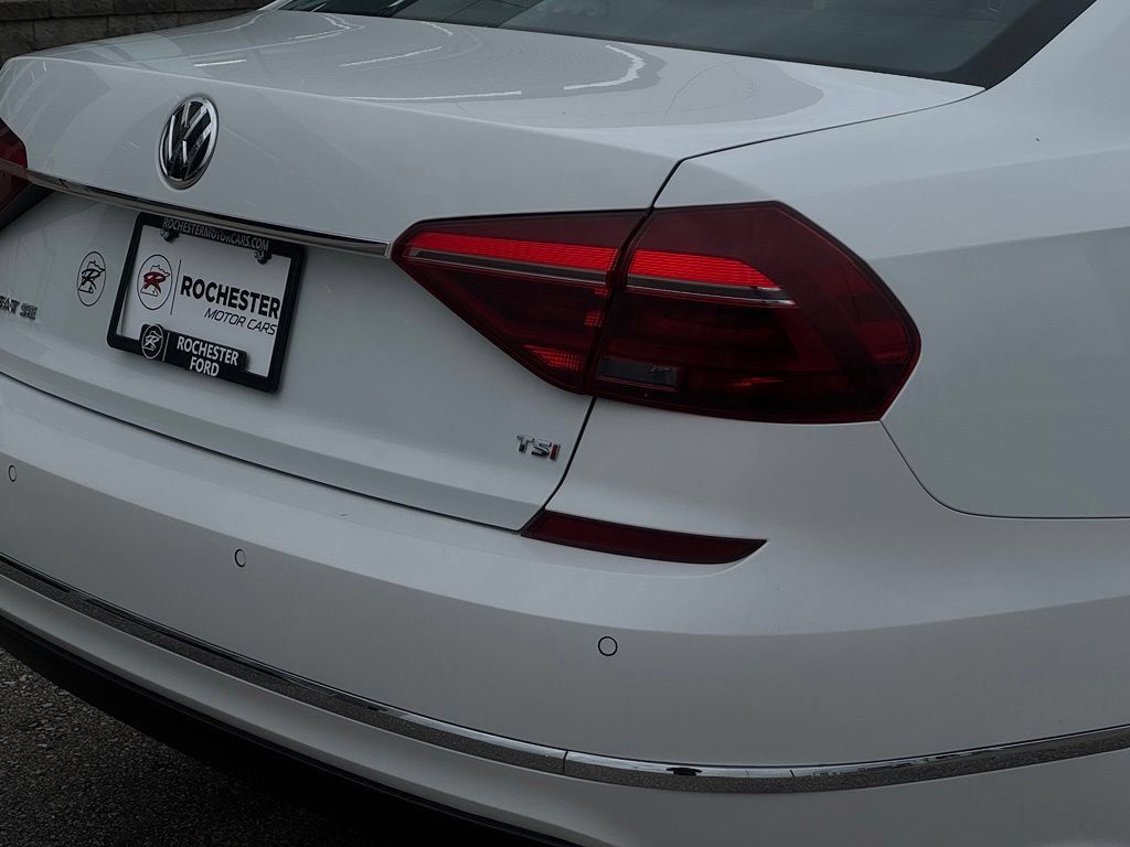 Used 2018 Volkswagen Passat 2.0T SE FWD image 47