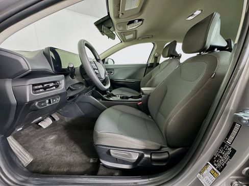 Used 2025 Kia K4 LXS image 13