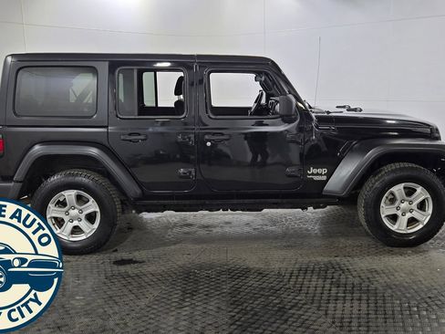 Used 2021 Jeep Wrangler Unlimited Sport AWD/4WD image 8