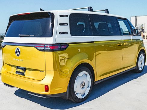 New 2025 Volkswagen ID. Buzz 1st Edition image 4