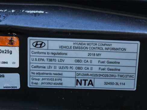 Used 2018 Genesis G80 3.8 image 27