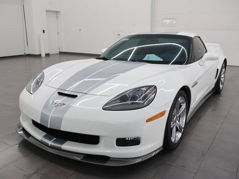 Used 2013 Chevrolet Corvette Grand Sport w/ 4LT Preferred Equipment Group RWD image 7