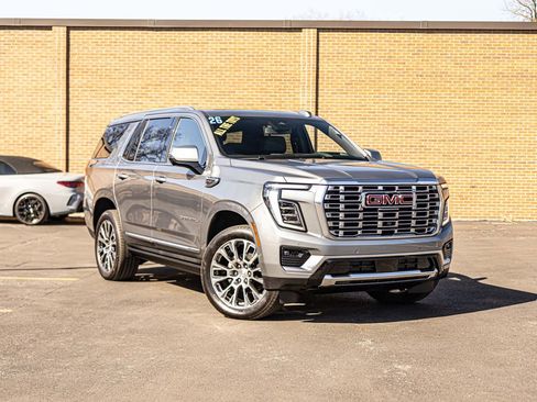 Used 2026 GMC Yukon Denali w/ Sun & Power Step Package AWD/4WD image 5