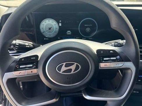 Used 2024 Hyundai Elantra SEL FWD image 11