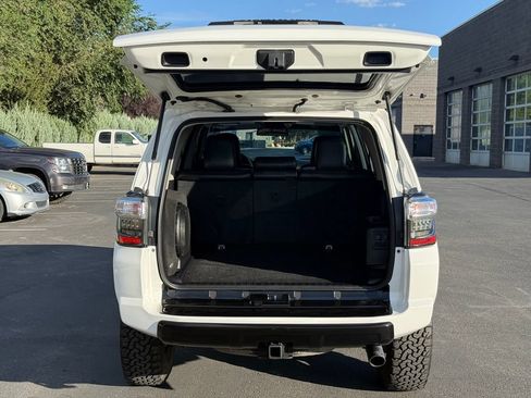 Used 2019 Toyota 4Runner TRD Off-Road AWD/4WD image 12