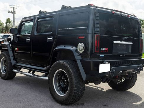 Used 2004 HUMMER H2 w/ Preferred Equipment Group image 6