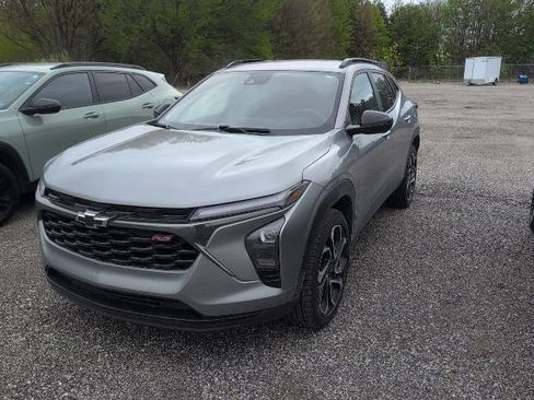 Used 2024 Chevrolet Trax RS w/ Driver Confidence Package FWD image 1