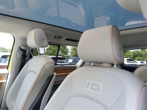New 2025 Volkswagen ID. Buzz 1st Edition image 17