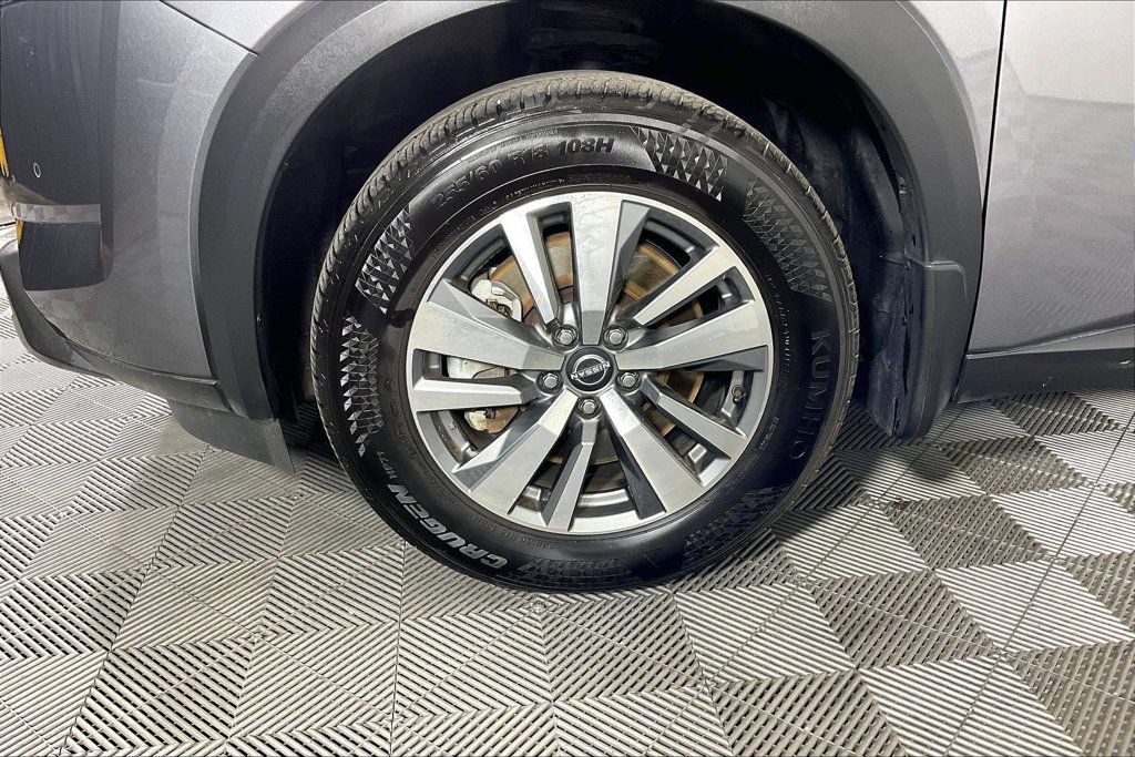 Used 2025 Nissan Pathfinder SL AWD/4WD image 10